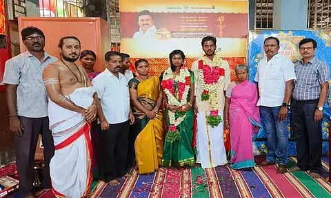 குலசேகரன்பட்டினம் முத்தாரம்மன் கோவிலில் இலவச திருமணம்