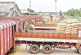 அரவைக்காக 2 ஆயிரம் டன் நெல்