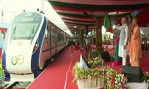 'வந்தே பாரத்' ரெயில் விடுமாறு நாடு முழுவதும் கேட்கிறார்கள்- பிரதமர் மோடி