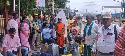 மாற்றுத்திறனாளிகள் பயணம்