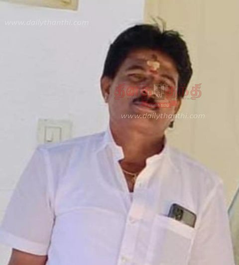 ஓசூரில் பட்டப்பகலில் பயங்கரம்:விவசாயி சரமாரி வெட்டிக்கொலை மர்ம நபர்களுக்கு போலீஸ் வலைவீச்சு