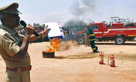 மறைமலைநகர் தீயணைப்பு நிலையம் சார்பில் தீ விபத்து விழிப்புணர்வு ஒத்திகை நிகழ்ச்சி