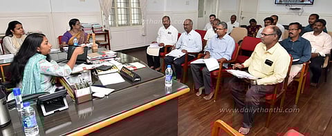 மகளிர் உரிமைத்தொகை திட்டத்தை செயல்படுத்தஅலுவலர்கள் முழு ஒத்துழைப்பு தர வேண்டும்கலெக்டர் சரயு வேண்டுகோள்