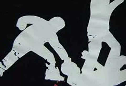 பஸ் டிரைவரை சரமாரியாக தாக்கிய கும்பல்