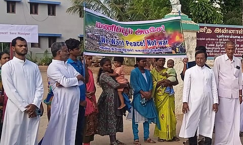 சிறுபான்மையினருக்கு எதிரான தாக்குதலை கண்டித்து அமைதி ஊர்வலம்