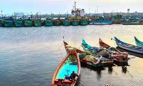 ராமேஸ்வரம் மீனவர்கள் வேலை நிறுத்தம்..!