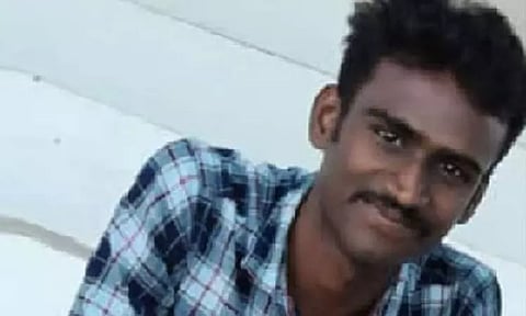 சென்னையில் காவலர் குடியிருப்பில் போலீஸ்காரர் தூக்கிட்டு தற்கொலை