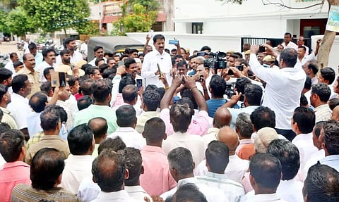 யாராலும் என்னை வீழ்த்த முடியாது: "வளர்ச்சியை பிடிக்காத துரோகிகளின் கீழ்த்தரமான செயல் இது" பெட்ரோல் குண்டு வீச்சு குறித்து அய்யப்பன் எம்.எல்.ஏ. பேச்சு