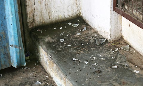 டாஸ்மாக் கடைக்குள் புகுந்து விற்பனையாளர் மீது தாக்குதல்