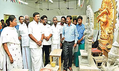மாமல்லபுரம் அரசினர் சிற்பக்கலைக்கல்லூரி வளர்ச்சி பணிகளுக்கு ரூ.2½ கோடி ஒதுக்கீடு - தமிழக செய்தித்துறை அமைச்சர்