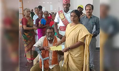 மாற்றுத்திறனாளிகளுக்கு நலத்திட்ட உதவி