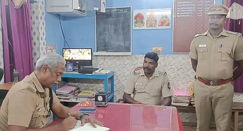 போலீஸ் நிலையத்தில் சூப்பிரண்டு ஆய்வு