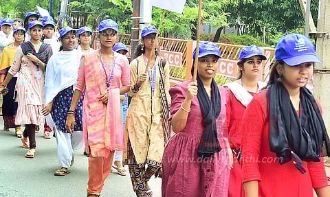 உலக மக்கள்தொகை தின விழிப்புணர்வு ஊர்வலம்