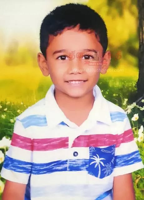 கோபி அருகே மின்சாரம் தாக்கி 4-ம் வகுப்பு மாணவன் சாவு; கம்பத்தின் அருகே விளையாடிய போது விபரீதம்