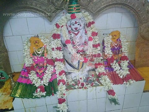 அன்னப்பசாமி கோவிலில் சிறப்பு அபிஷேகம்