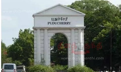 ஐ.டி.ஐ. மாணவர்களுக்கு மதிய உணவு