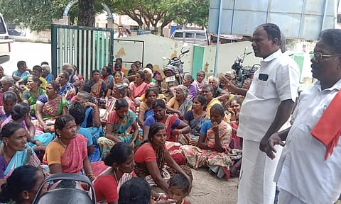 ஊராட்சி ஒன்றிய அலுவலகத்தை பெண்கள் முற்றுகை