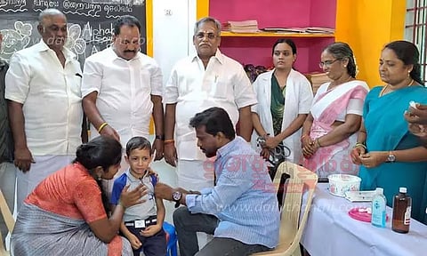 பள்ளி மாணவர்களுக்கு தடுப்பூசி