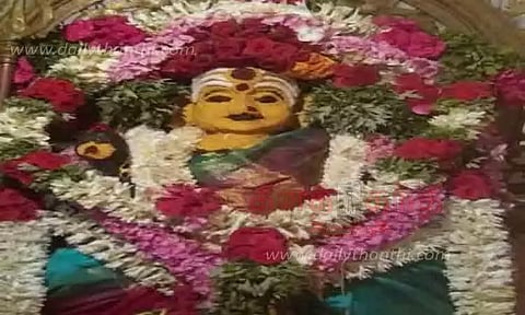 அம்மன் கோவில்களில் சிறப்பு பூஜை