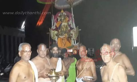 திருப்புளியங்குடி பெருமாள் கோவிலில் கருடசேவை