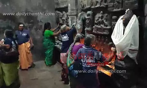 கங்கைகொண்ட சோழபுரம் பிரகதீஸ்வரர் கோவிலில் உழவாரப்பணி