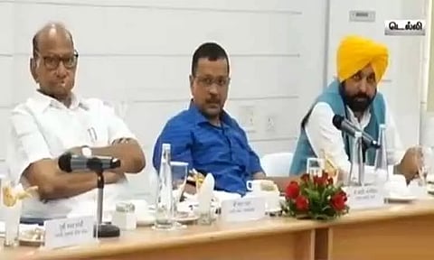 டெல்லி அவசர சட்ட விவகாரம்: ஆம் ஆத்மி அரசை ஆதரிக்க காங்கிரஸ் முடிவு