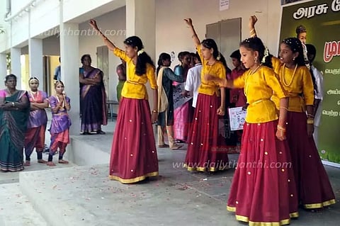 நாமக்கல் அருகேஅரசு பள்ளிகளில் காமராஜர் பிறந்தநாள் விழா