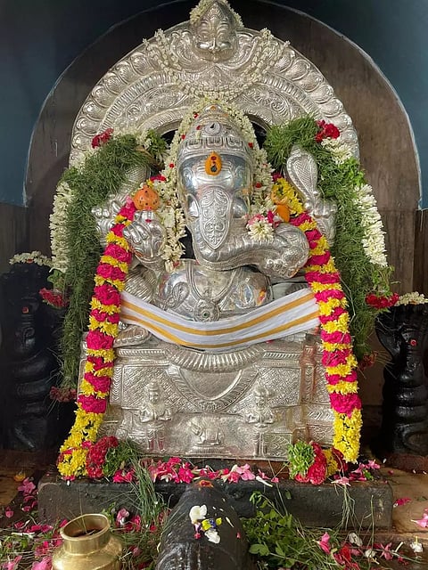 பெரியநாயகி அம்மன் கோவிலில் லட்சார்ச்சனை தொடக்கம்