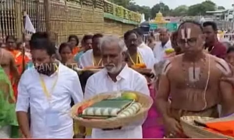 ஏழுமலையானின் கையில் கஜானா சாவி... கணக்கு வழக்கு ஒப்படைப்பு