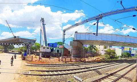 ராமநாதபுரம் ரெயில்வே மேம்பாலம் கட்டும் பணி மும்முரம்