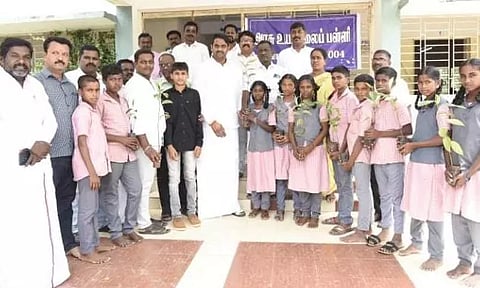 மரக்கன்றுகள் வழங்கும் நிகழ்ச்சி