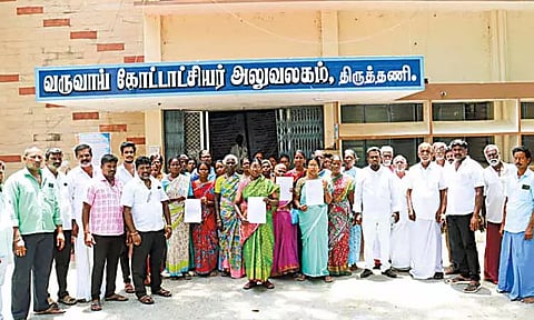 கார்த்திகேயபுரம் ஊராட்சியை திருத்தணி நகராட்சியுடன் இணைக்க பொதுமக்கள் எதிர்ப்பு