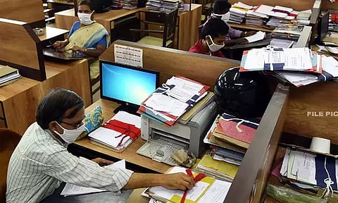 அரசுத்துறைகளில் நீடிக்கும் சிக்கன நடவடிக்கை...!