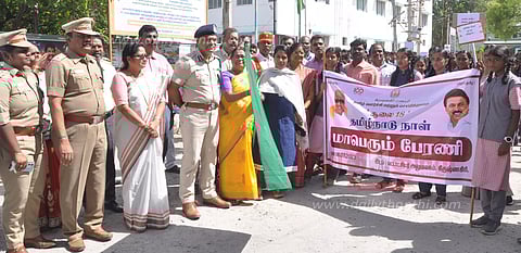 கிருஷ்ணகிரியில்தமிழ்நாடு தின ஊர்வலம்-புகைப்பட கண்காட்சிகலெக்டர் தொடங்கி வைத்தார்