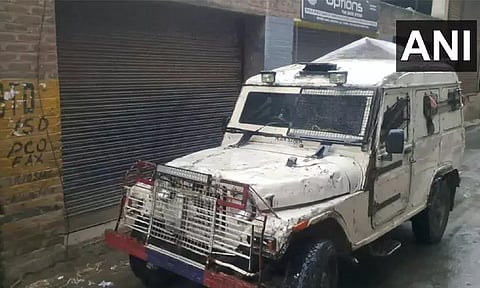 ஜம்மு காஷ்மீரில் புலம்பெயர் தொழிலாளர்கள் மீது பயங்கரவாதிகள் துப்பாக்கிச்சூடு -2 பேர் காயம்