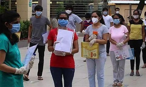 மருத்துவ சீட் எடுத்து சேராவிட்டால் ஓராண்டு நீட் தேர்வு எழுதத் தடை - தேசிய மருத்துவ ஆணையம் எச்சரிக்கை