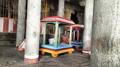 திருவாரூர் தியாகராஜர் கோவிலில் பந்தல் அமைத்தல்-வர்ணம் பூசும் பணிகள் தீவிரம்