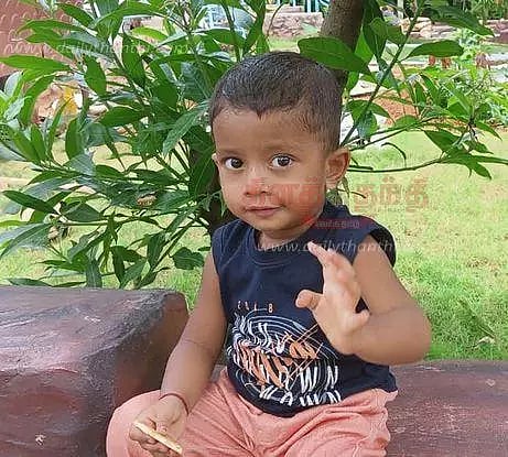 ஆற்றில் மூழ்கிய 2 வயது குழந்தையின் கதி என்ன?