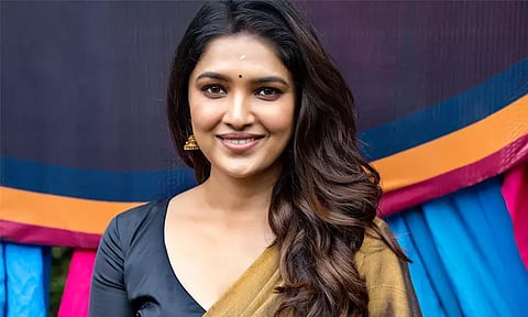 வெப் தொடரில் வாணி போஜன்