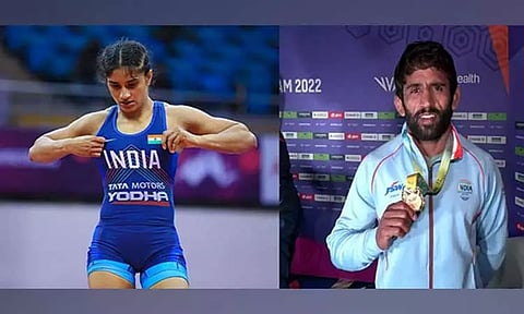 பஜ்ரங், வினேசுக்கு அளிக்கப்பட்ட சலுகைக்கு எதிர்ப்பு தெரிவித்து இந்திய ஒலிம்பிக் சங்க அலுவலகம் முன்பு மல்யுத்த வீரர்கள் போராட்டம்