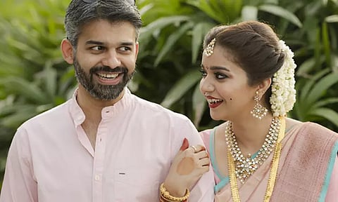 கணவரை பிரிகிறாரா நடிகை சுவாதி ?