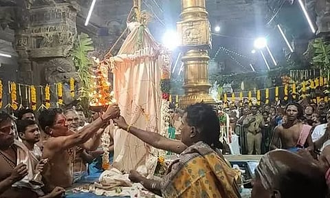 சங்கரநாராயண சுவாமி கோவிலில் ஆடித்தபசு திருவிழா கொடியேற்றத்துடன் தொடங்கியது..!