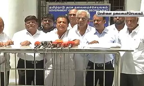 இரவு 2 மணி வரை திரைப்படங்கள் திரையிட அனுமதிக்க வேண்டும் - முதல்-அமைச்சரிடம் திரையரங்க உரிமையாளர்கள் கோரிக்கை