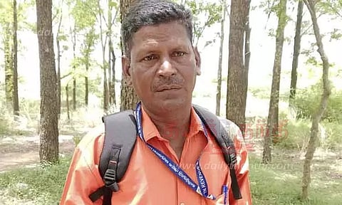 முதியோர்களிடம் உதவித்தொகை வாங்கி தருவதாக பணம் பறித்து வந்த போலி அதிகாரி கைது