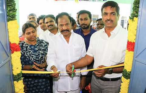 வெங்கடாபுரம் ஆதிதிராவிடர் பள்ளிக்கு ஸ்மார்ட் வகுப்பறை