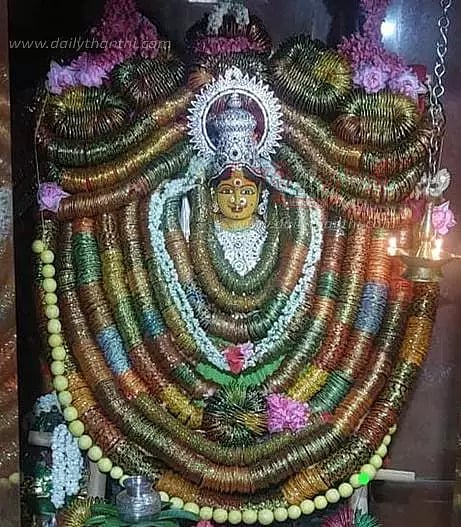 ஆடிப்பூரத்தையொட்டி கோவில்களில் சிறப்பு பூஜை