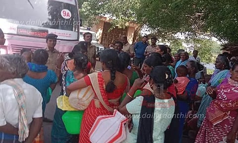 குடிநீர் கேட்டு காலிக்குடங்களுடன் பொதுமக்கள் சாலைமறியல்