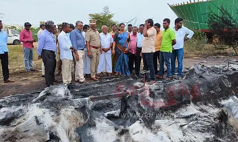 படகு உரிமையாளருக்கு அமைச்சர் சந்திரபிரியங்கா ஆறுதல்