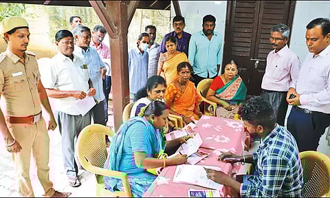 'பயோ மெட்ரிக்' முறையில் பதிவு சென்னையில் மகளிர் உரிமை தொகைக்கு விண்ணப்பிக்க 1,727 முகாம்கள்