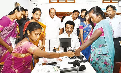 மகளிர் உரிமைத்தொகை பெற விண்ணப்பங்கள் பதிவு செய்யும் பணி தொடக்கம்: முதல்-அமைச்சர் தொடங்கிவைத்தார்